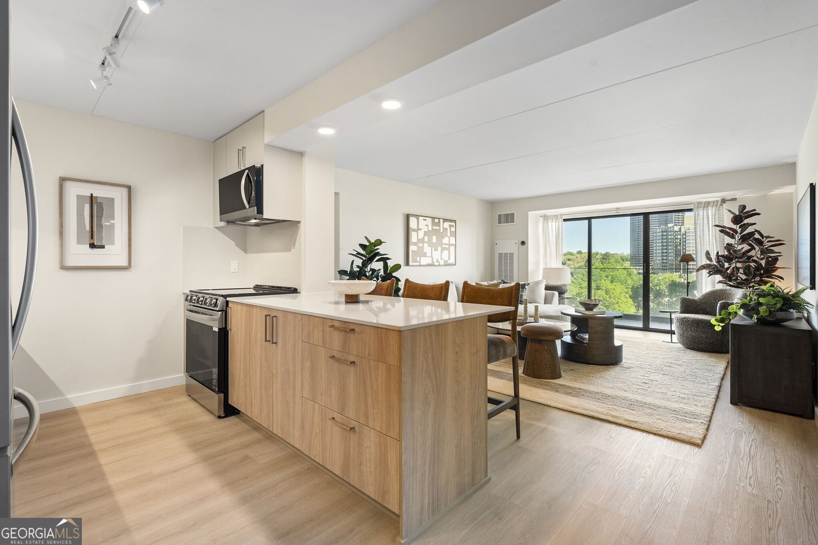 2460 Peachtree Road Atlanta - Photo 1