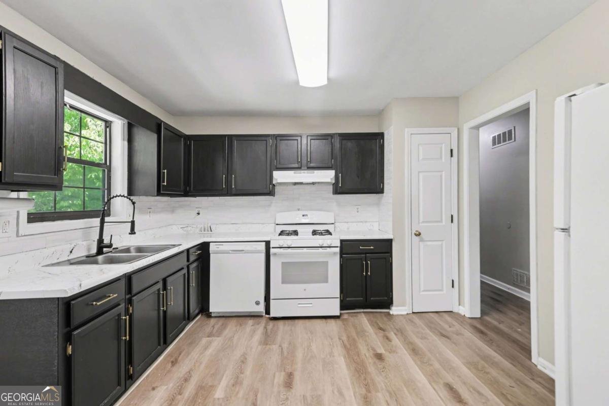 2271 Chestnut Place Lithia Springs - Photo 12