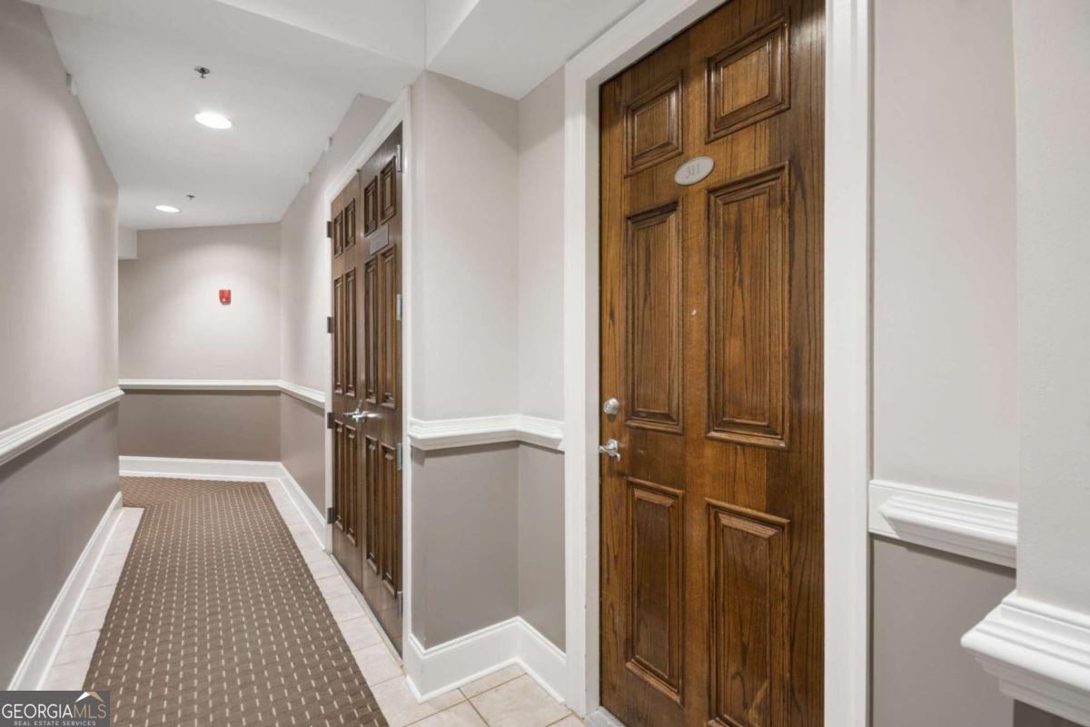 560 Dutch Valley Road Atlanta - Photo 8