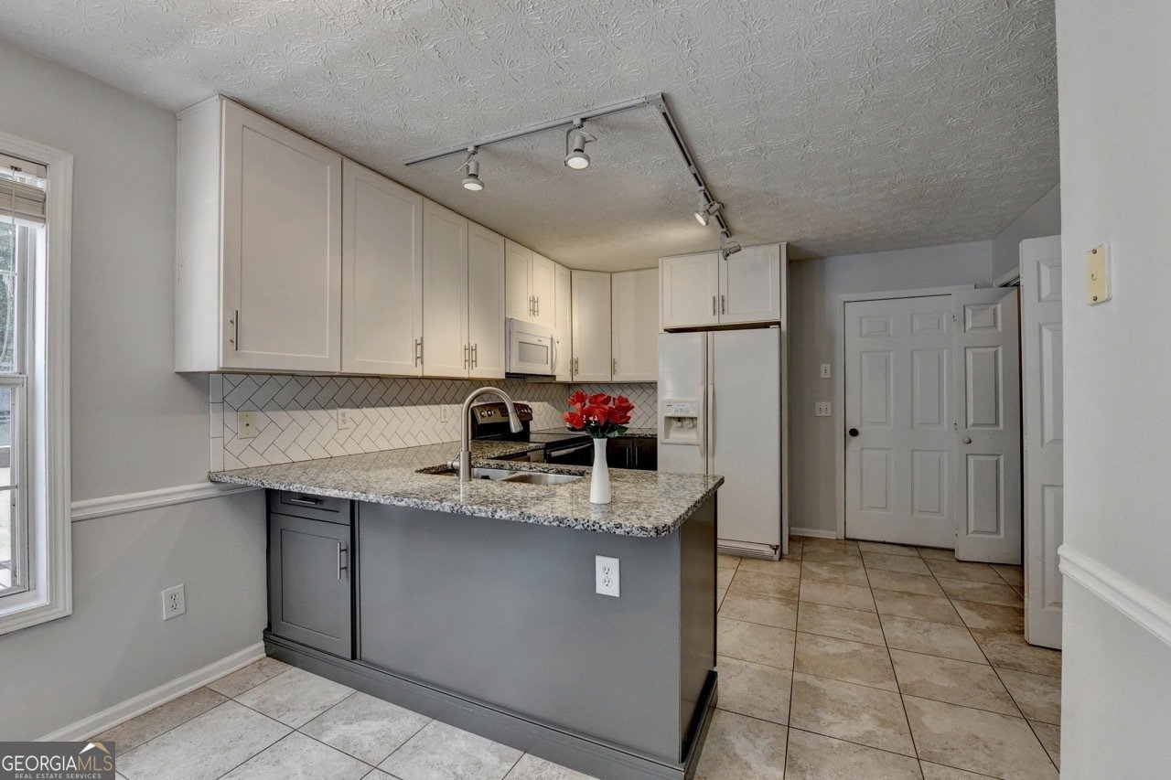 3270 Spincaster Way Loganville - Photo 10