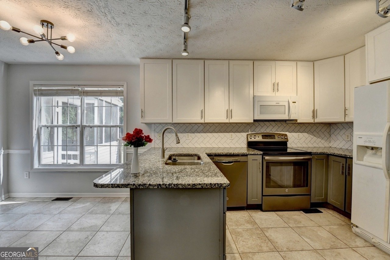 3270 Spincaster Way Loganville - Photo 11