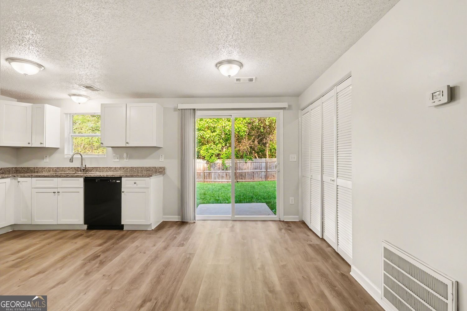 4905 Glenside Court Stone Mountain - Photo 6