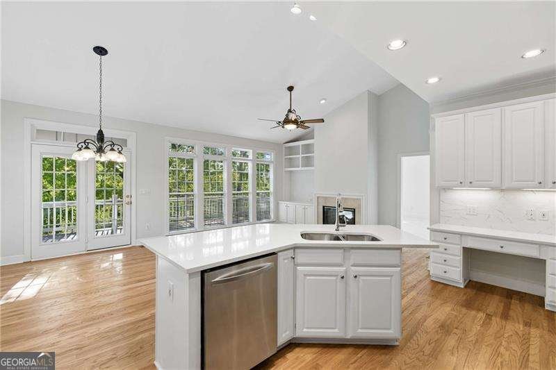 5395 Harbury Lane Suwanee - Photo 11