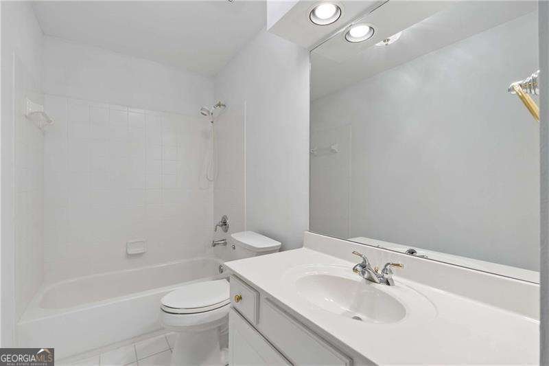 5395 Harbury Lane Suwanee - Photo 14