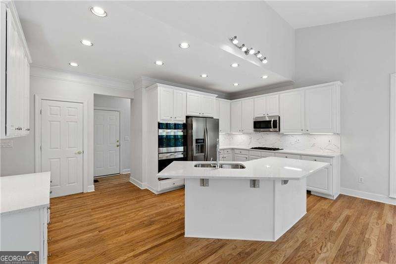 5395 Harbury Lane Suwanee - Photo 9