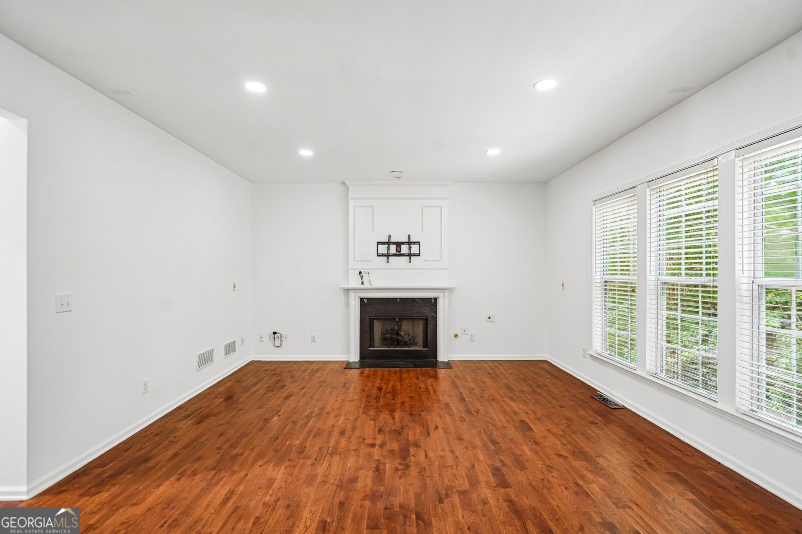 5157 Wellisford Court Suwanee - Photo 7