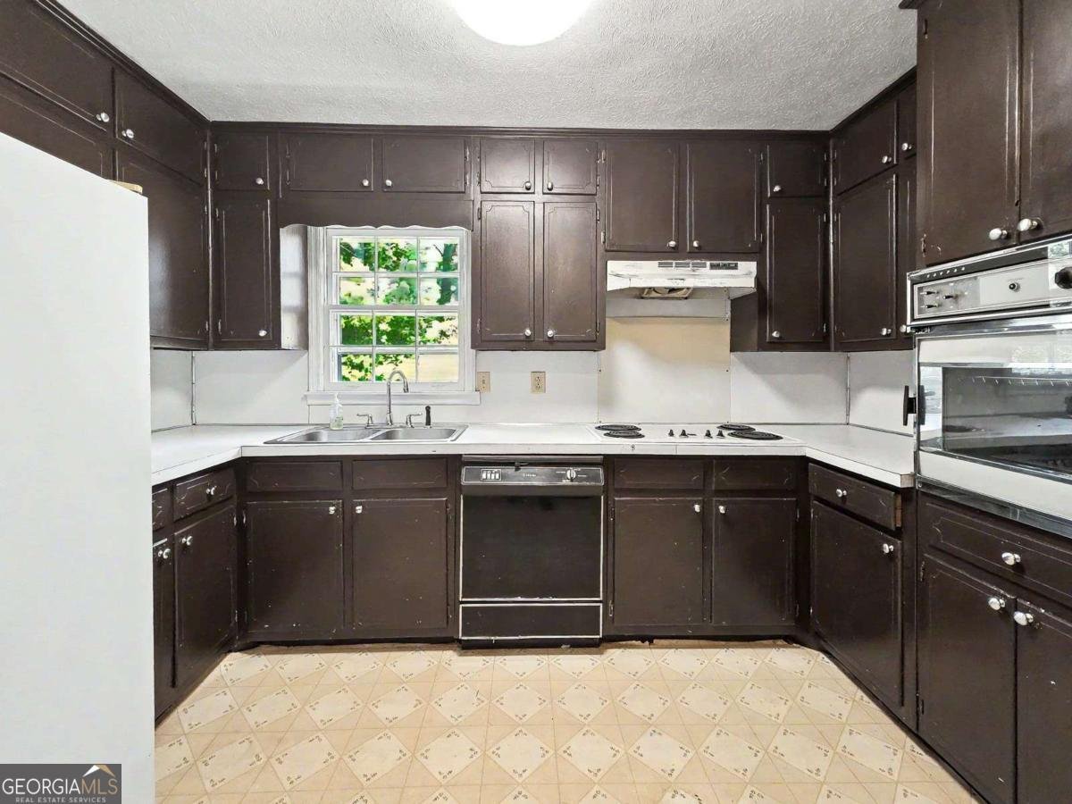 644 Noell Way Lilburn - Photo 10