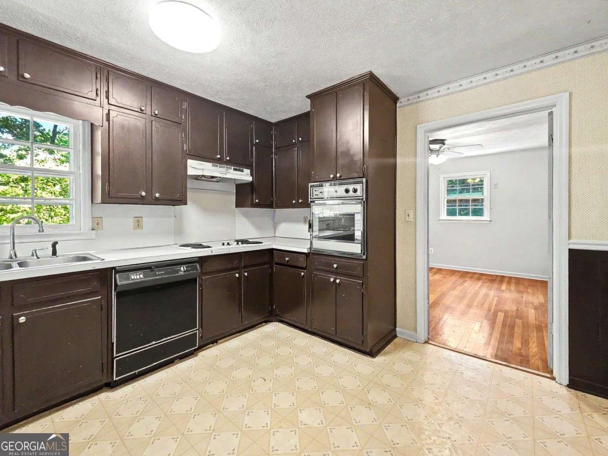 644 Noell Way Lilburn - Photo 11