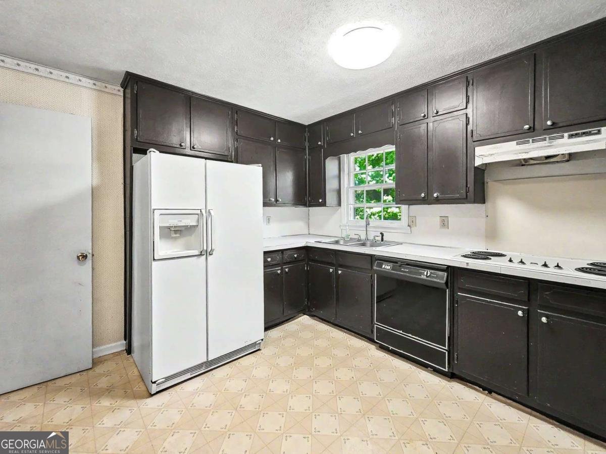 644 Noell Way Lilburn - Photo 9