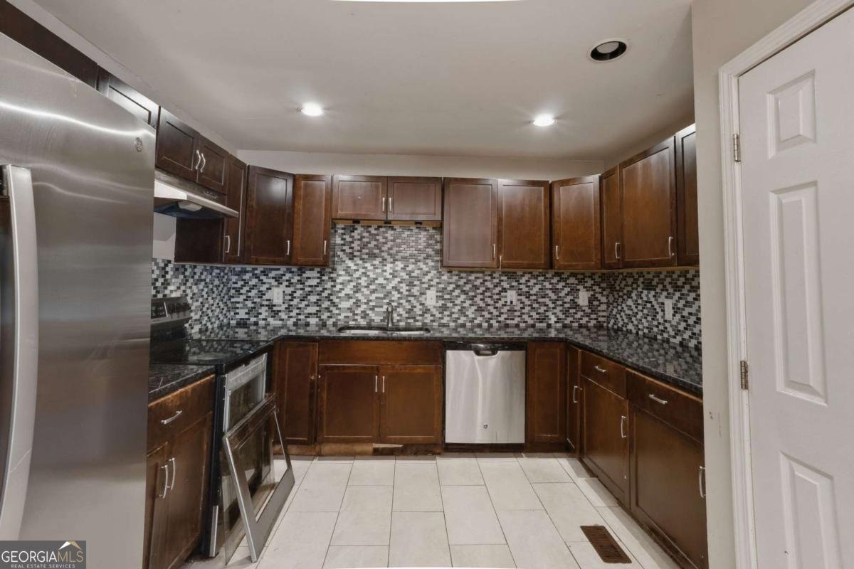 2747 Claire Terrace Decatur - Photo 11