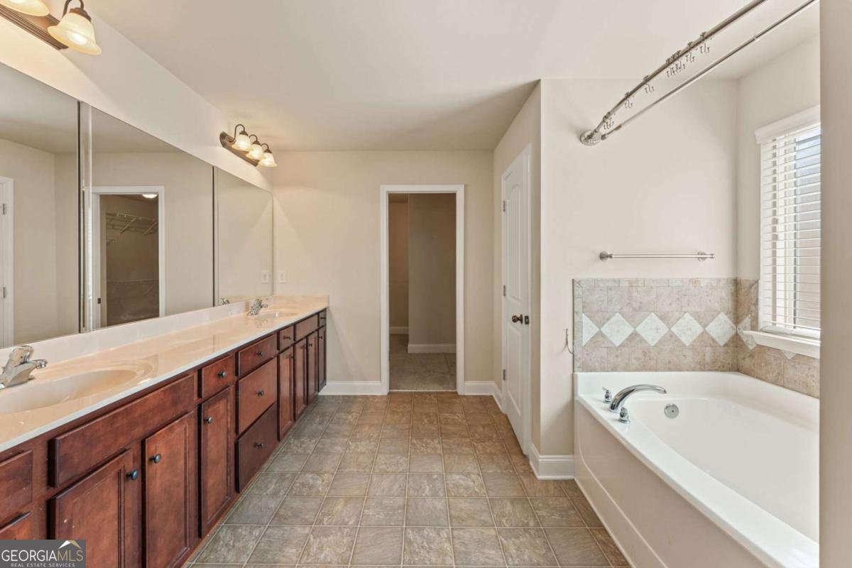 5347 Blossom Brook Drive Sugar Hill - Photo 10