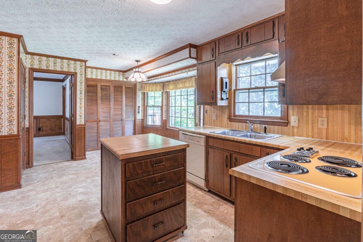 4582 Ridgeland Drive Lilburn - Photo 9