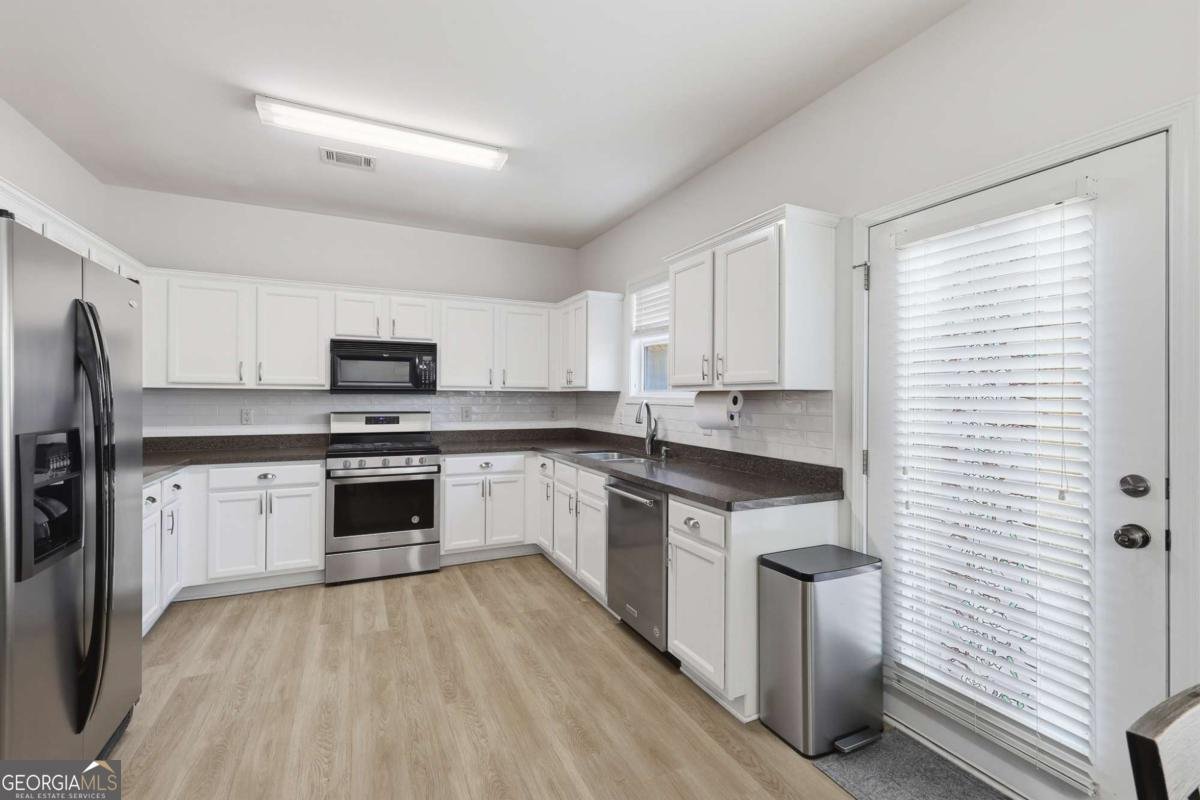 2252 Jasmine Glenn Drive Buford - Photo 10