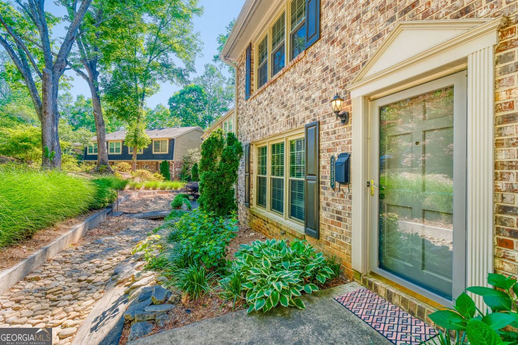 2355 Northlake Court Atlanta - Photo 1