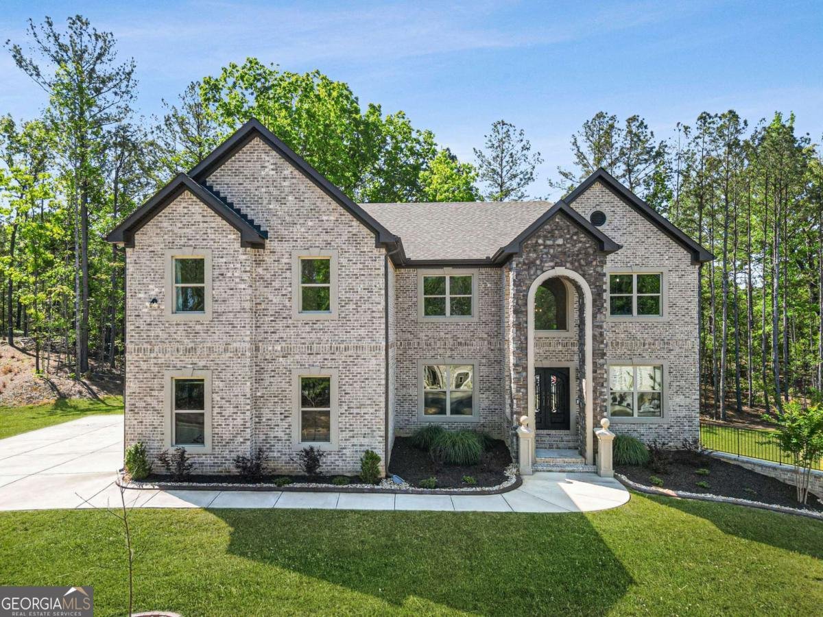 175 Basie Court Fairburn - Photo 1