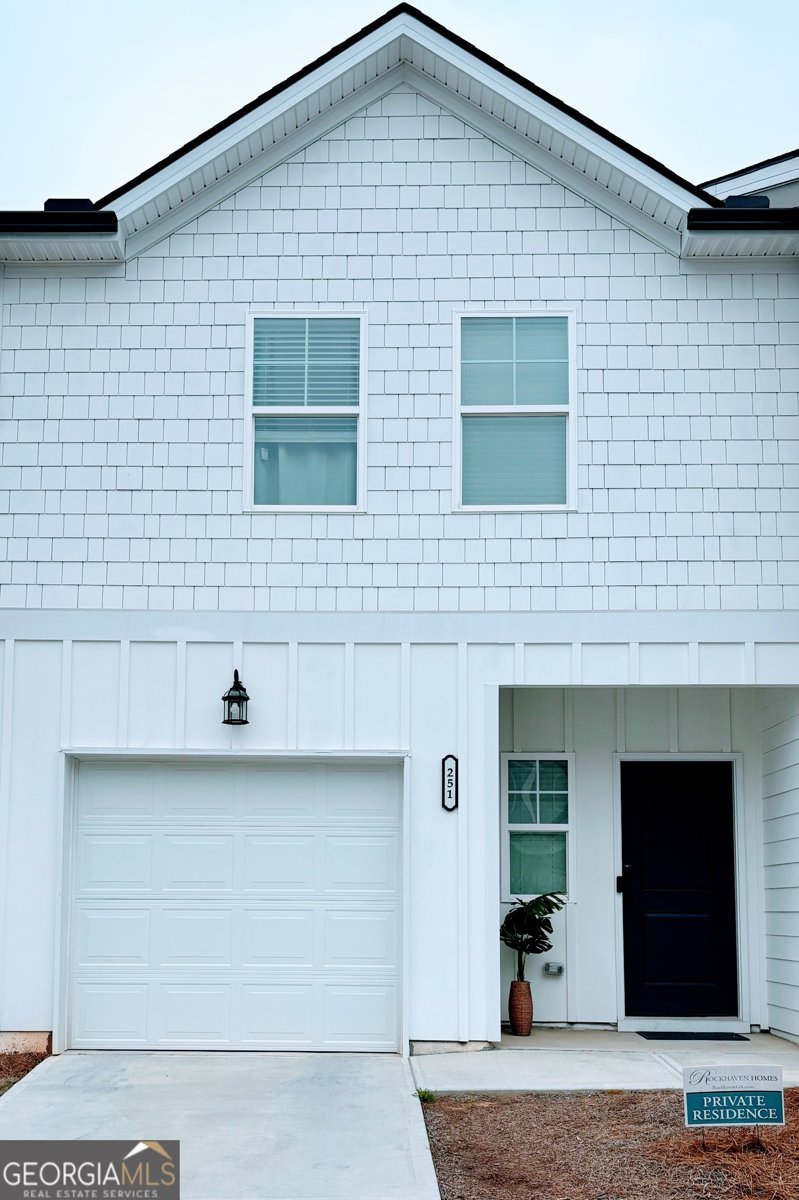 251 Regent Park Hoschton - Photo 1