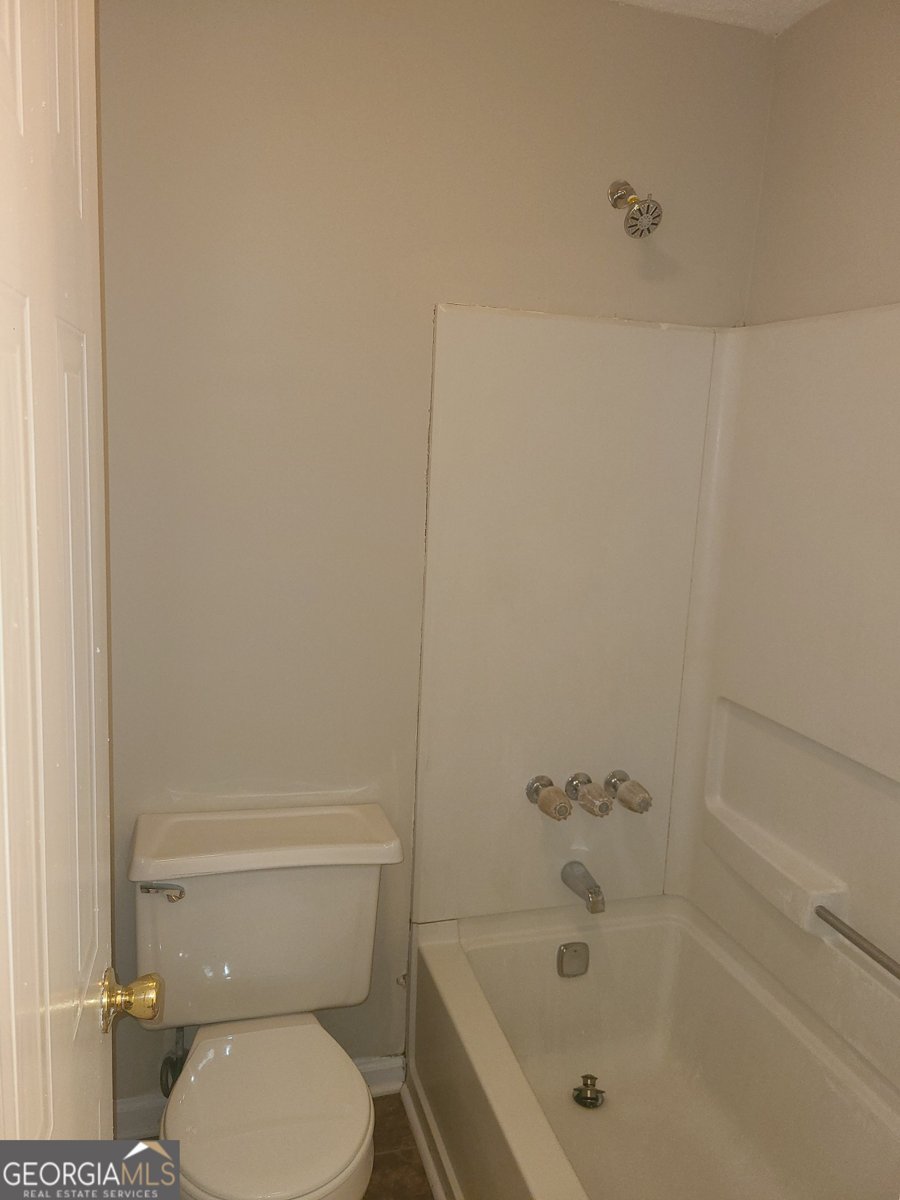 8010 Woodlake Drive Riverdale - Photo 11