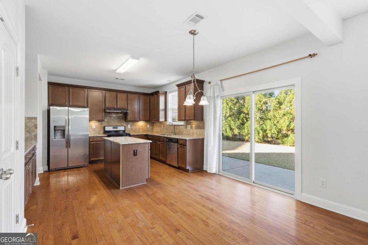 1393 Chelsea Falls Lane Suwanee - Photo 9