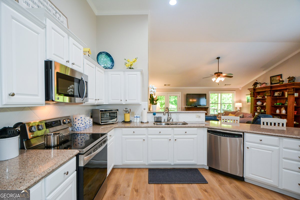 4332 CHESTERFIELD Court Buford - Photo 17
