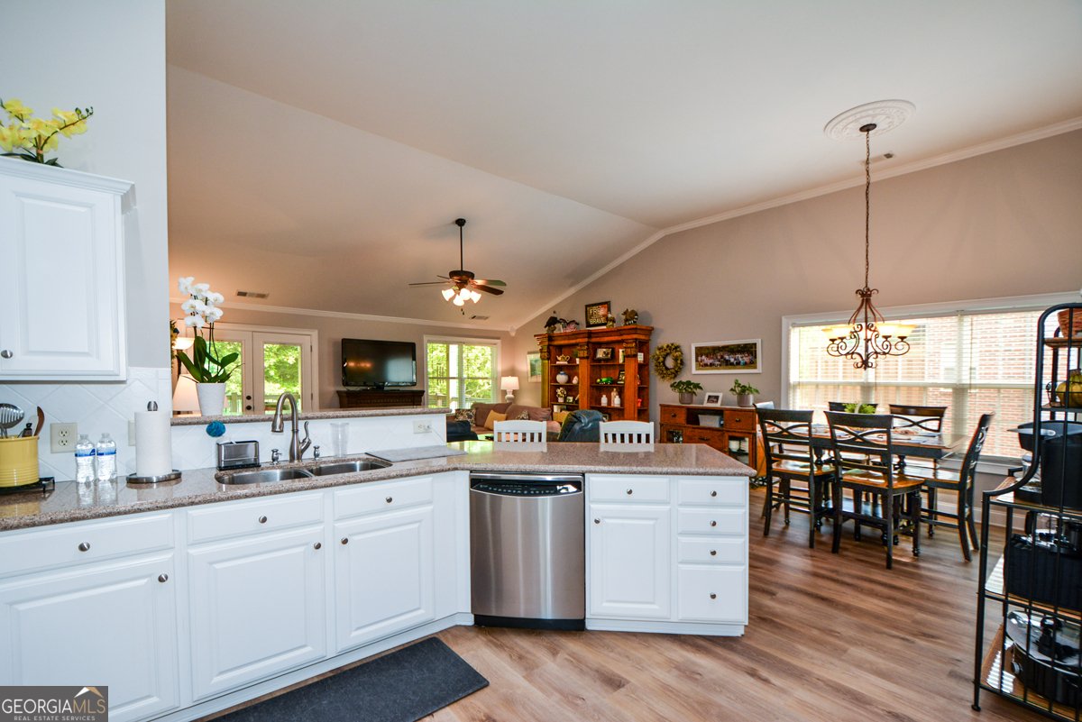 4332 CHESTERFIELD Court Buford - Photo 18