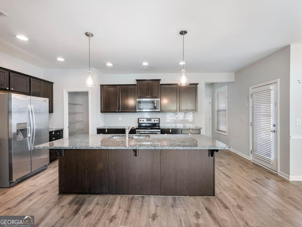 6026 Yacht Way Flowery Branch - Photo 6