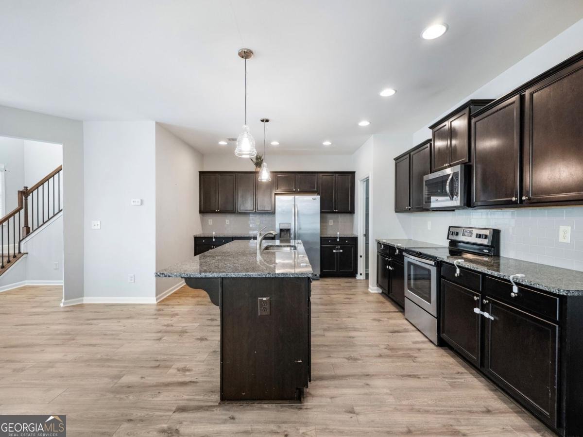 6026 Yacht Way Flowery Branch - Photo 9