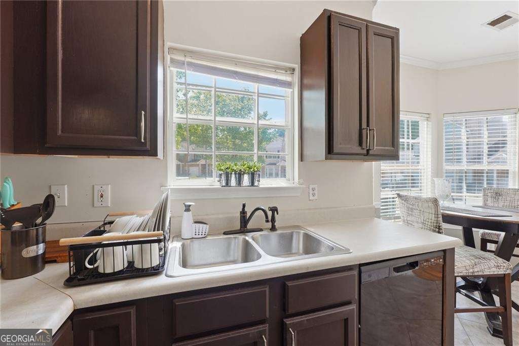 221 Rosewood Way Atlanta - Photo 9