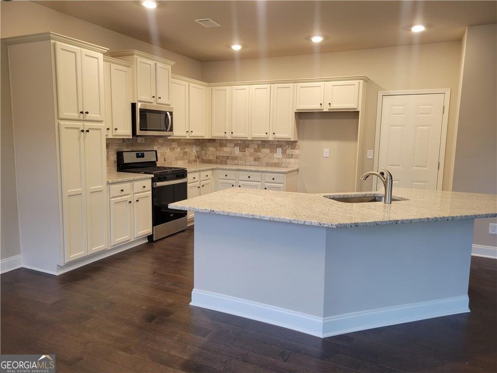 1066 Lakeview Oaks Court Grayson - Photo 13