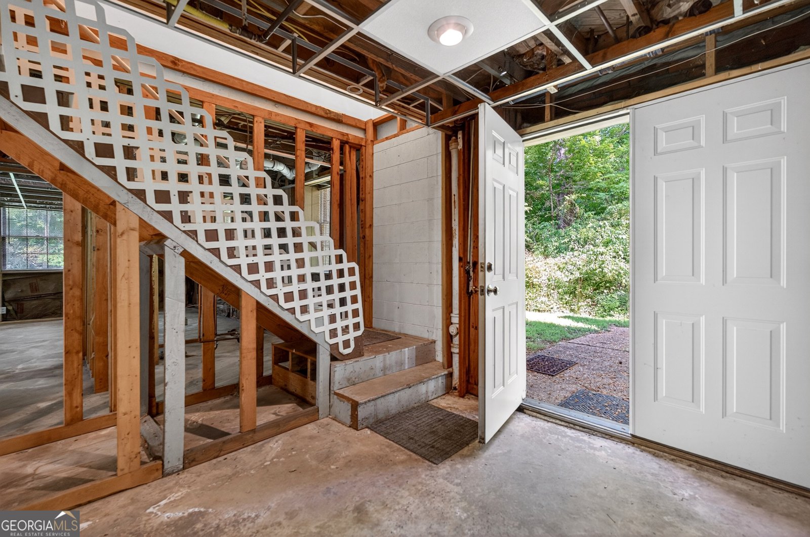 2070 Clay Drive Sandy Springs - Photo 35