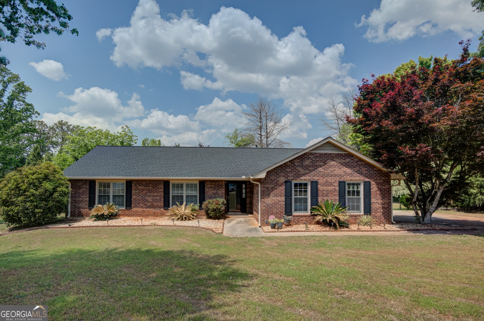 110 Beacon Drive Fayetteville - Photo 1