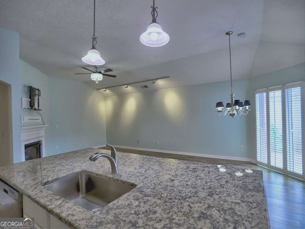 512 Courtyard Way Woodstock - Photo 16