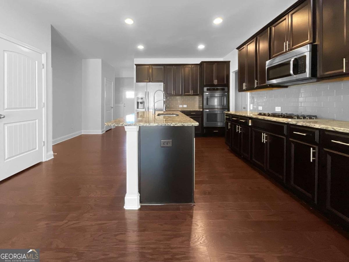 335 Farm Manor Court Lawrenceville - Photo 10