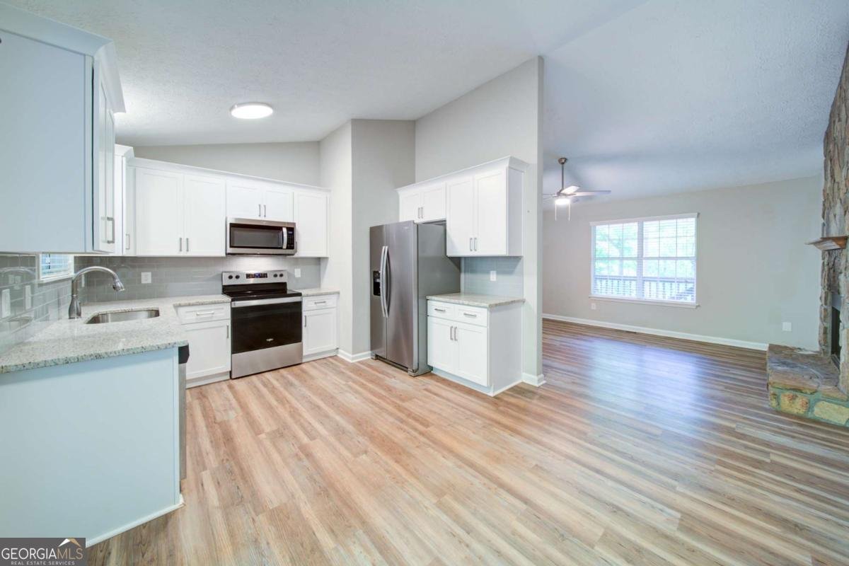 6020 Lakeside Court Gainesville - Photo 11