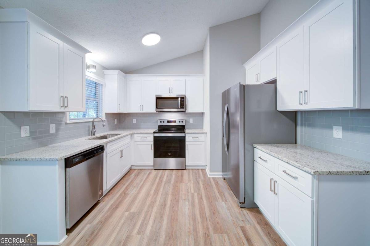 6020 Lakeside Court Gainesville - Photo 12