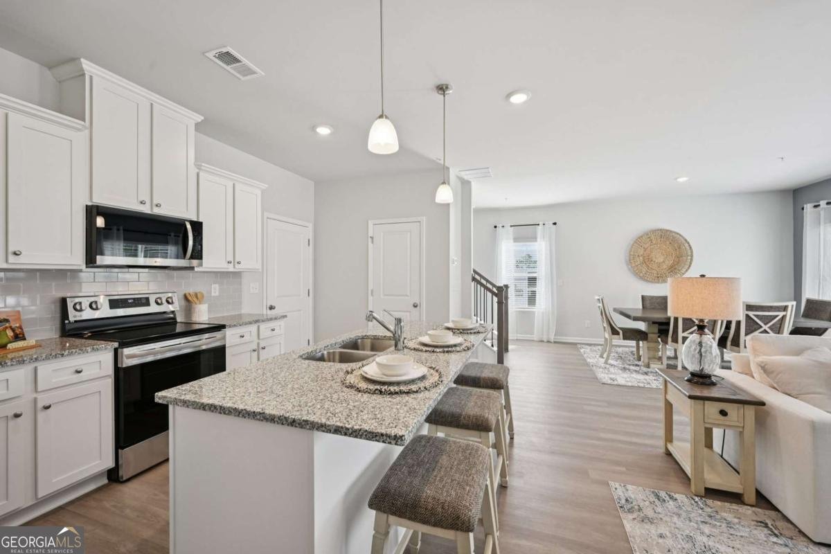 401 Lanier Circle Woodstock - Photo 16
