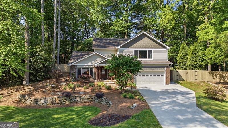 2731 Georgian Court Marietta - Photo 1