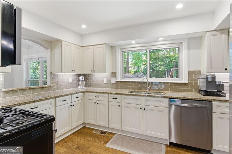 2731 Georgian Court Marietta - Photo 9