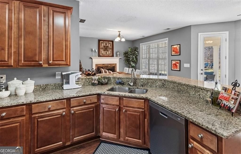 310 Persimmon Drive Sharpsburg - Photo 14
