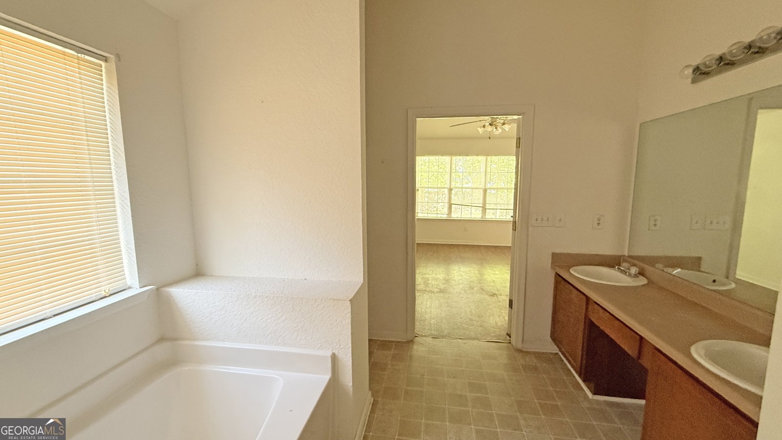 65 Lakeridge Court Covington - Photo 11
