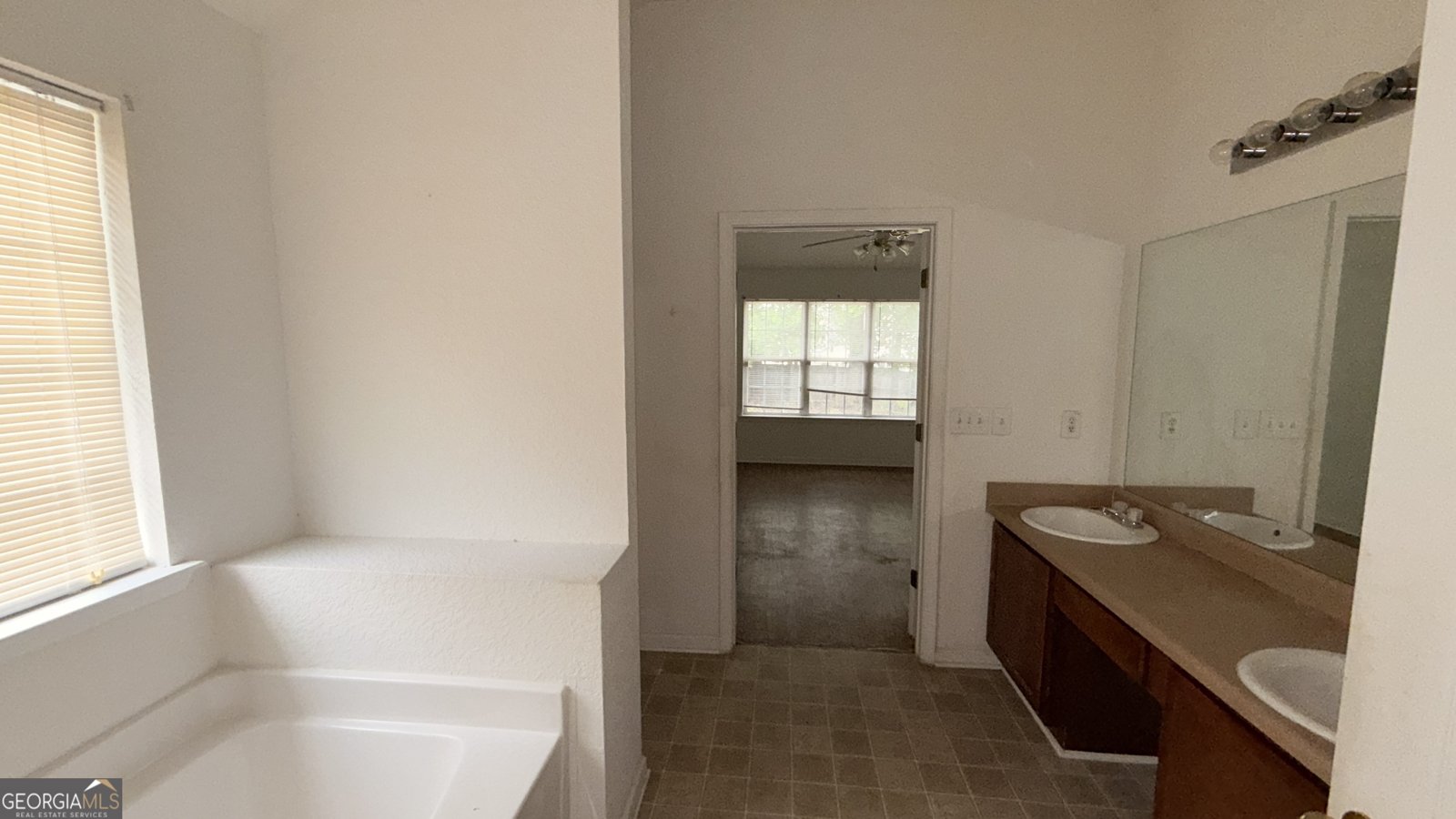 65 Lakeridge Ct Covington - Photo 9