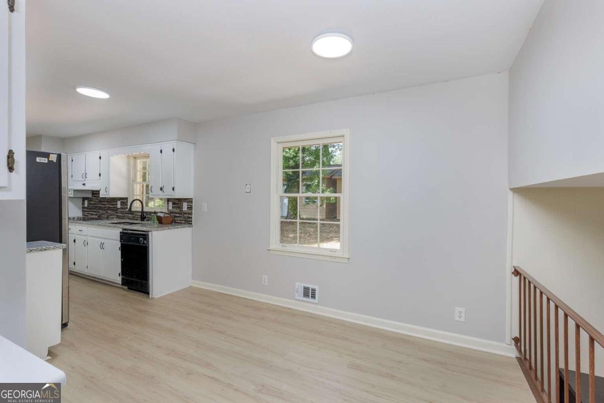 383 Ben Avenue Lilburn - Photo 11