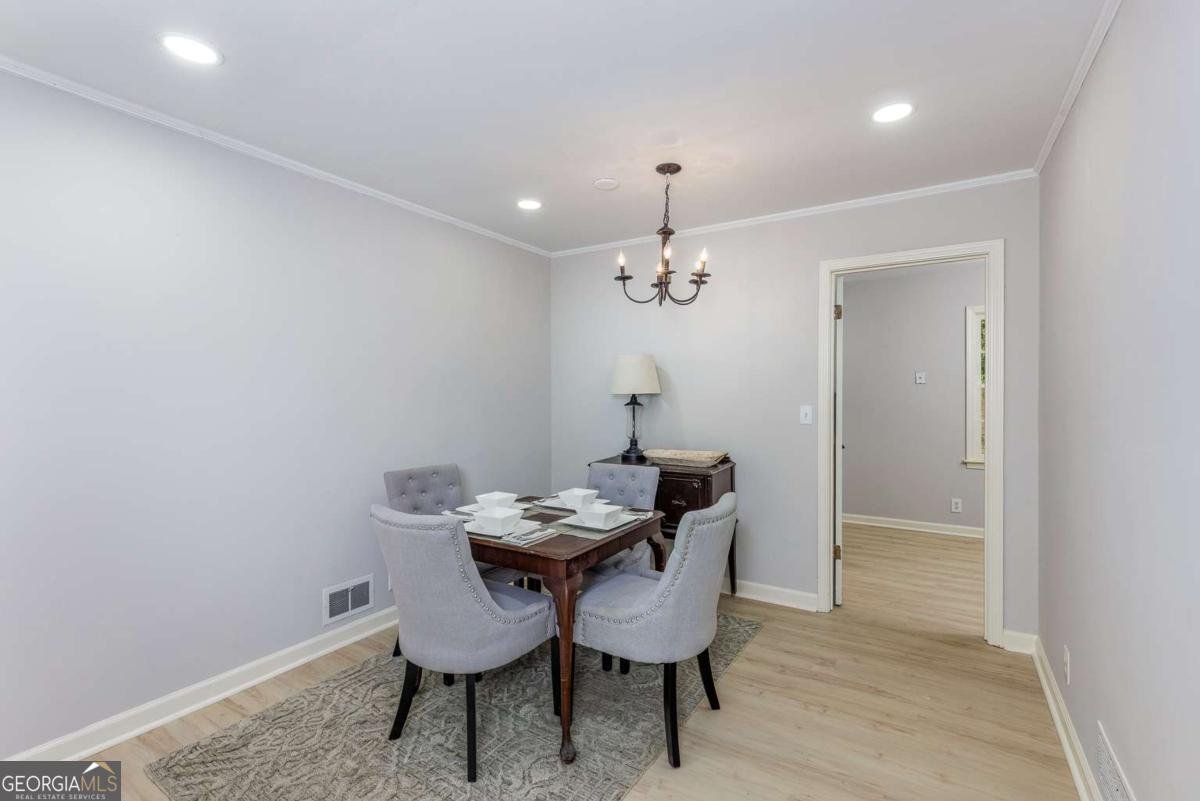 383 Ben Avenue Lilburn - Photo 8