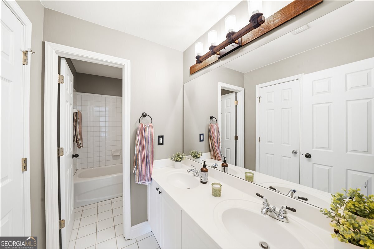 6415 Hills Court Cumming - Photo 18