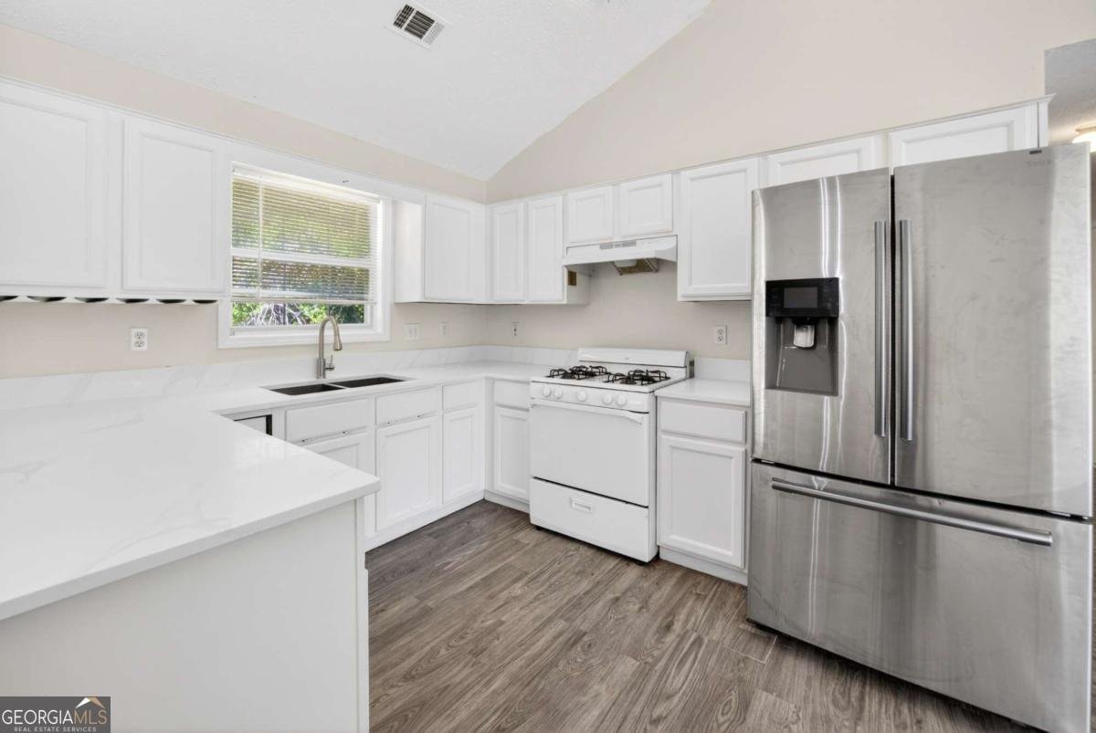 2915 Camelot Woods Drive Lawrenceville - Photo 7