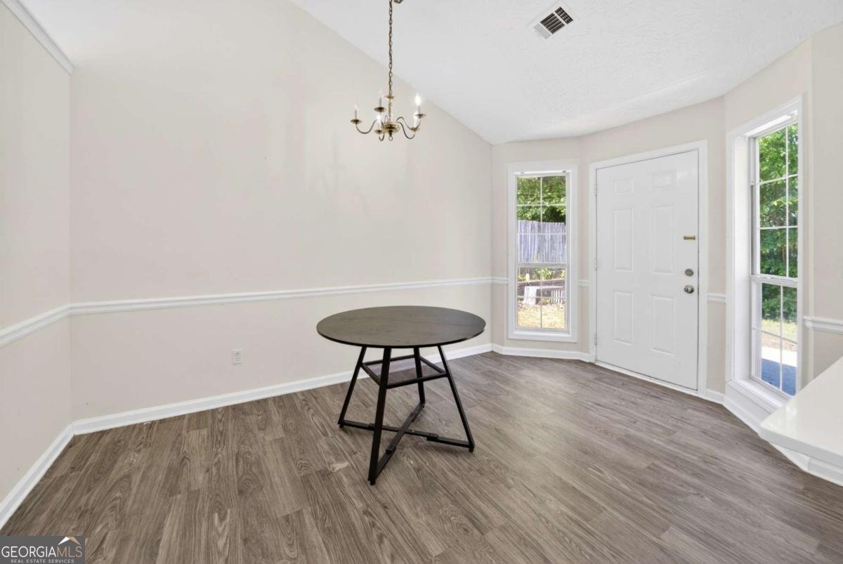 2915 Camelot Woods Drive Lawrenceville - Photo 8