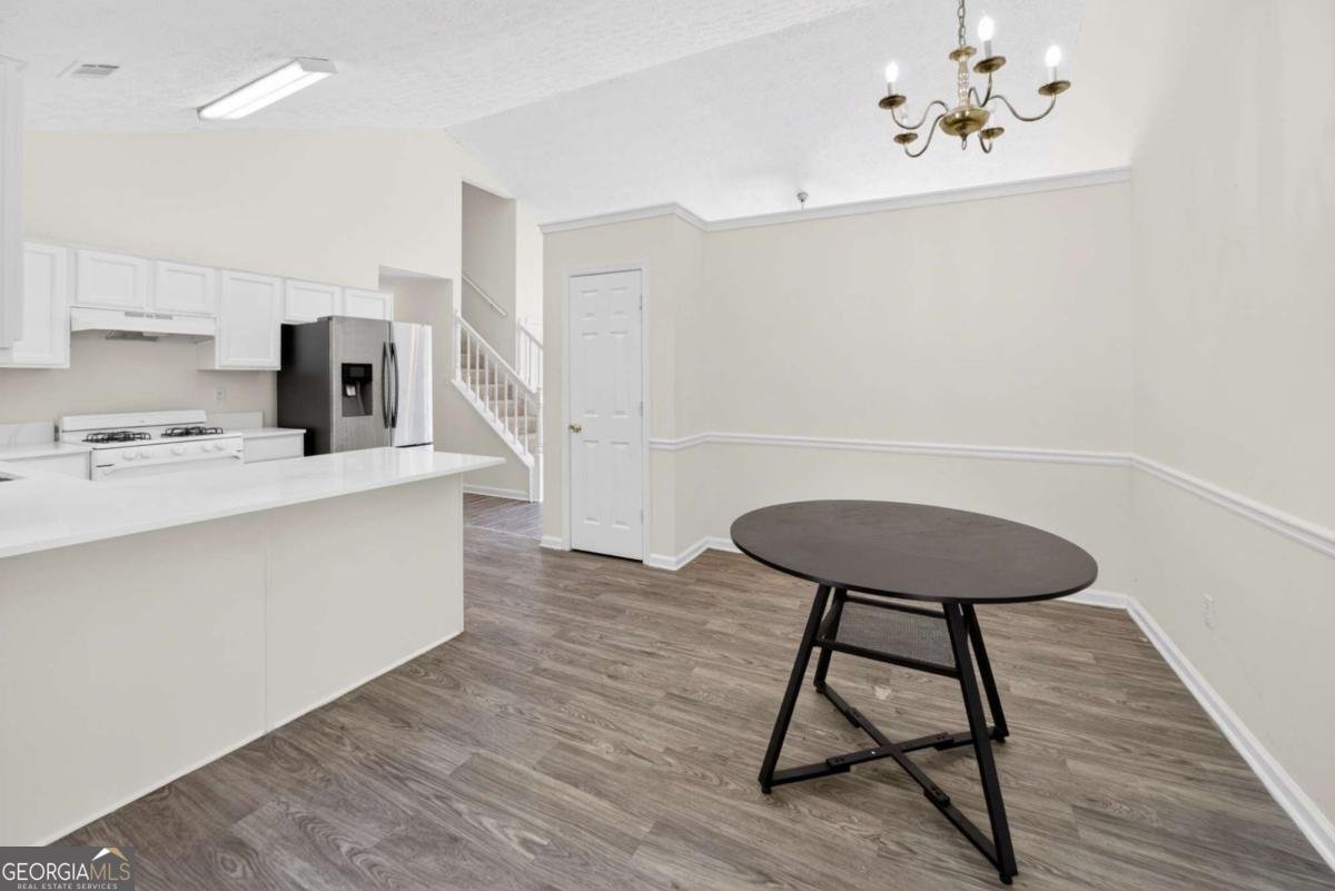 2915 Camelot Woods Drive Lawrenceville - Photo 9