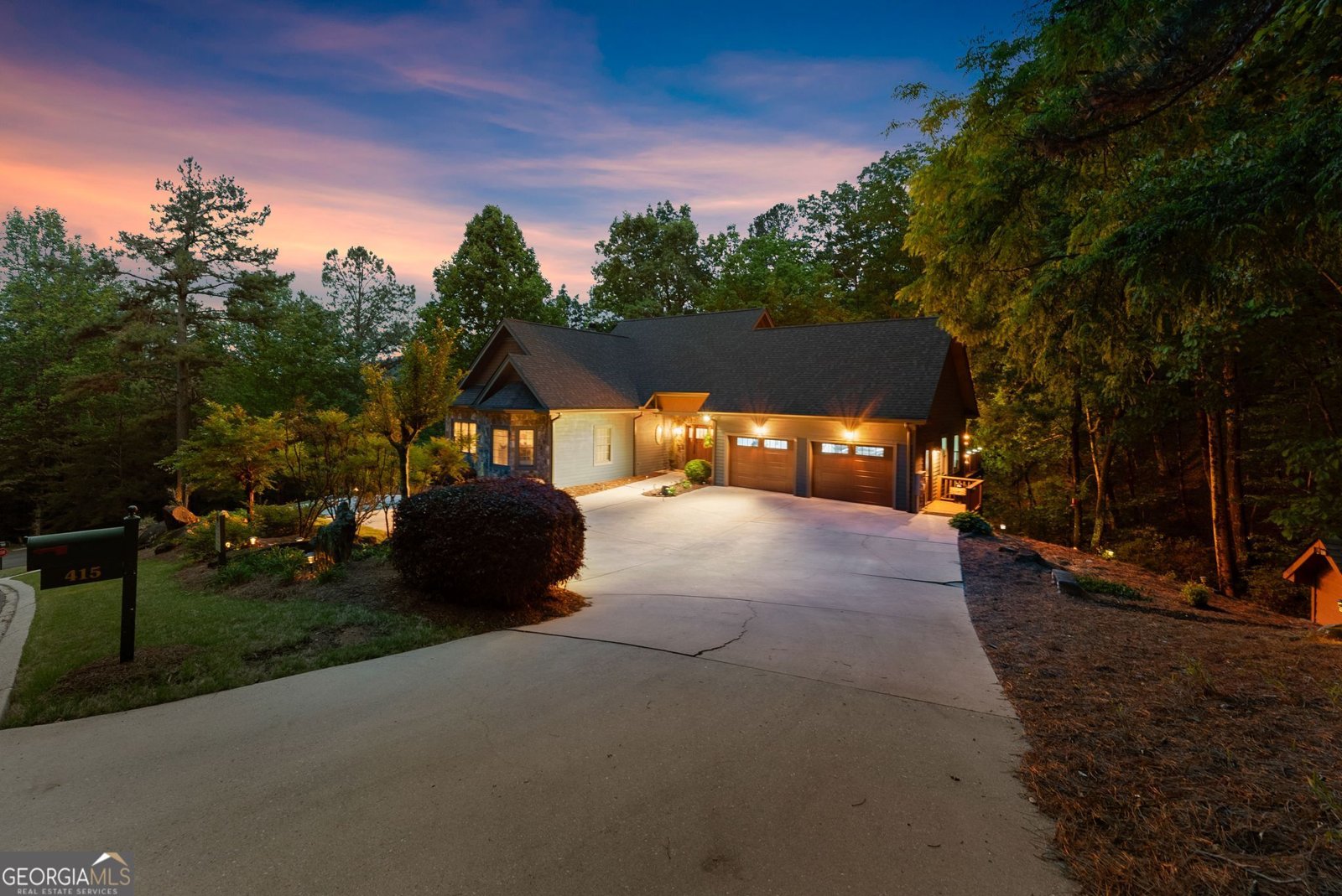 415 Yates Circle Clarkesville - Photo 1