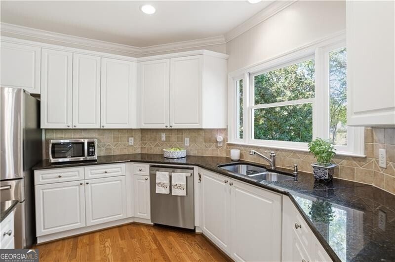 4662 Gilhams Road Roswell - Photo 10