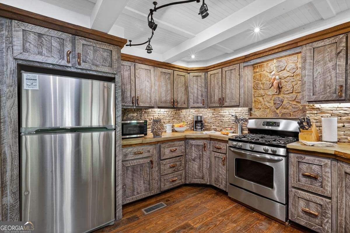 315 Fightingtown Drive Blue Ridge - Photo 17