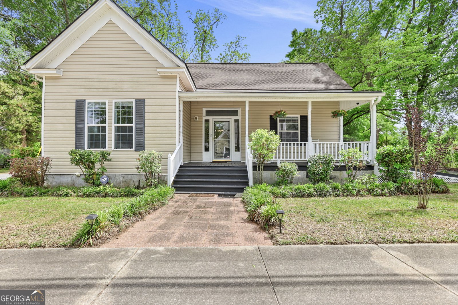 18256 Main Street Woodbury - Photo 1